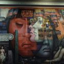 «Presencia de América Latina», detalle del mural de Jorge González Camarena, pintado en la Casa del Arte, Ciudad Universitaria de Concepción, Chile, en 1964-1965 | Foto: Farisoni, vía Wikicommons