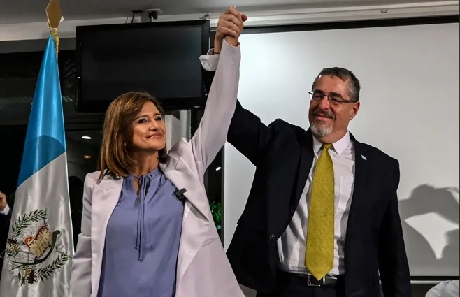 Bernardo Arévalo y Karin Larissa Herrera