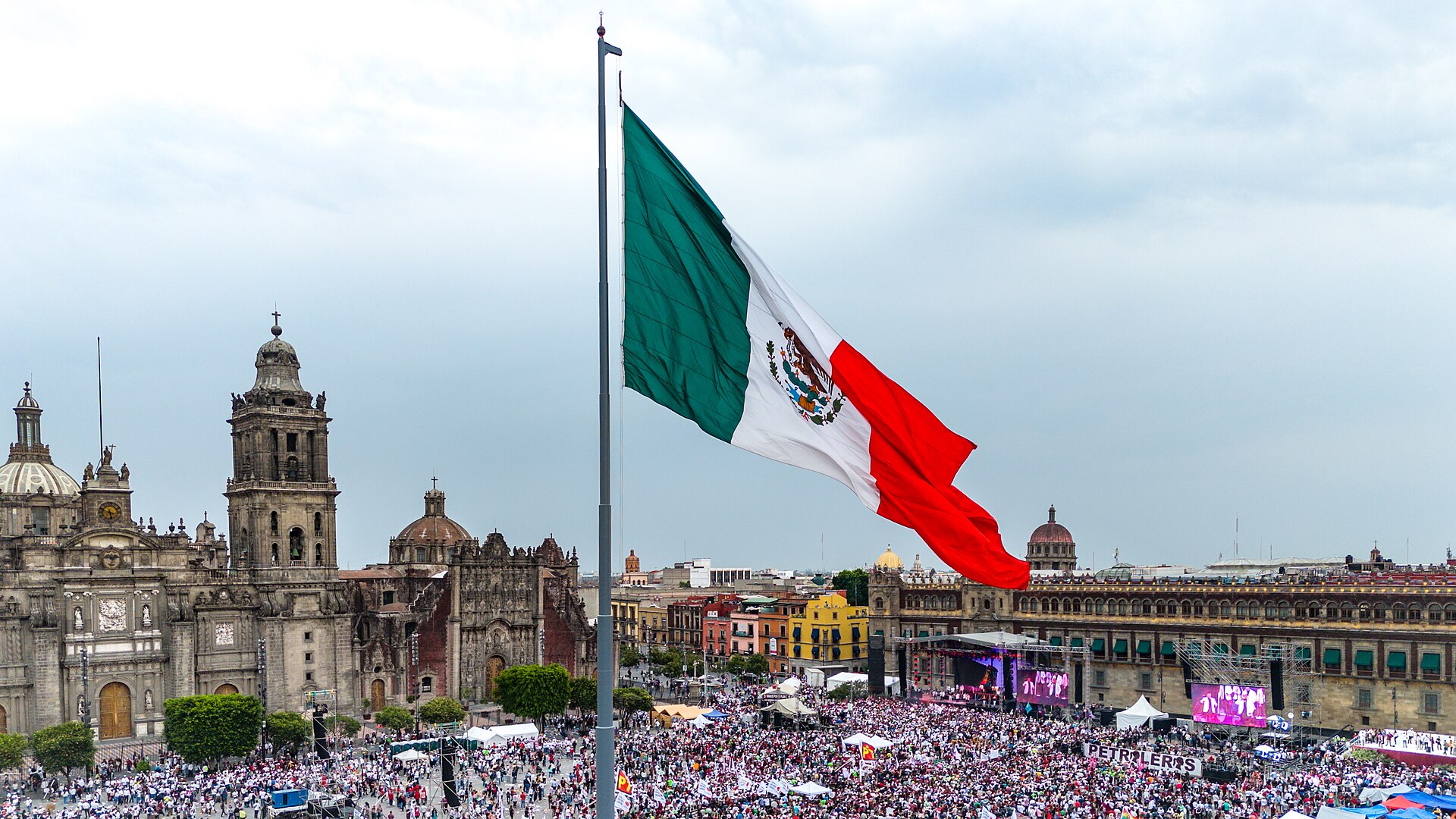 Zócalo, México. Pilares de la democracia.