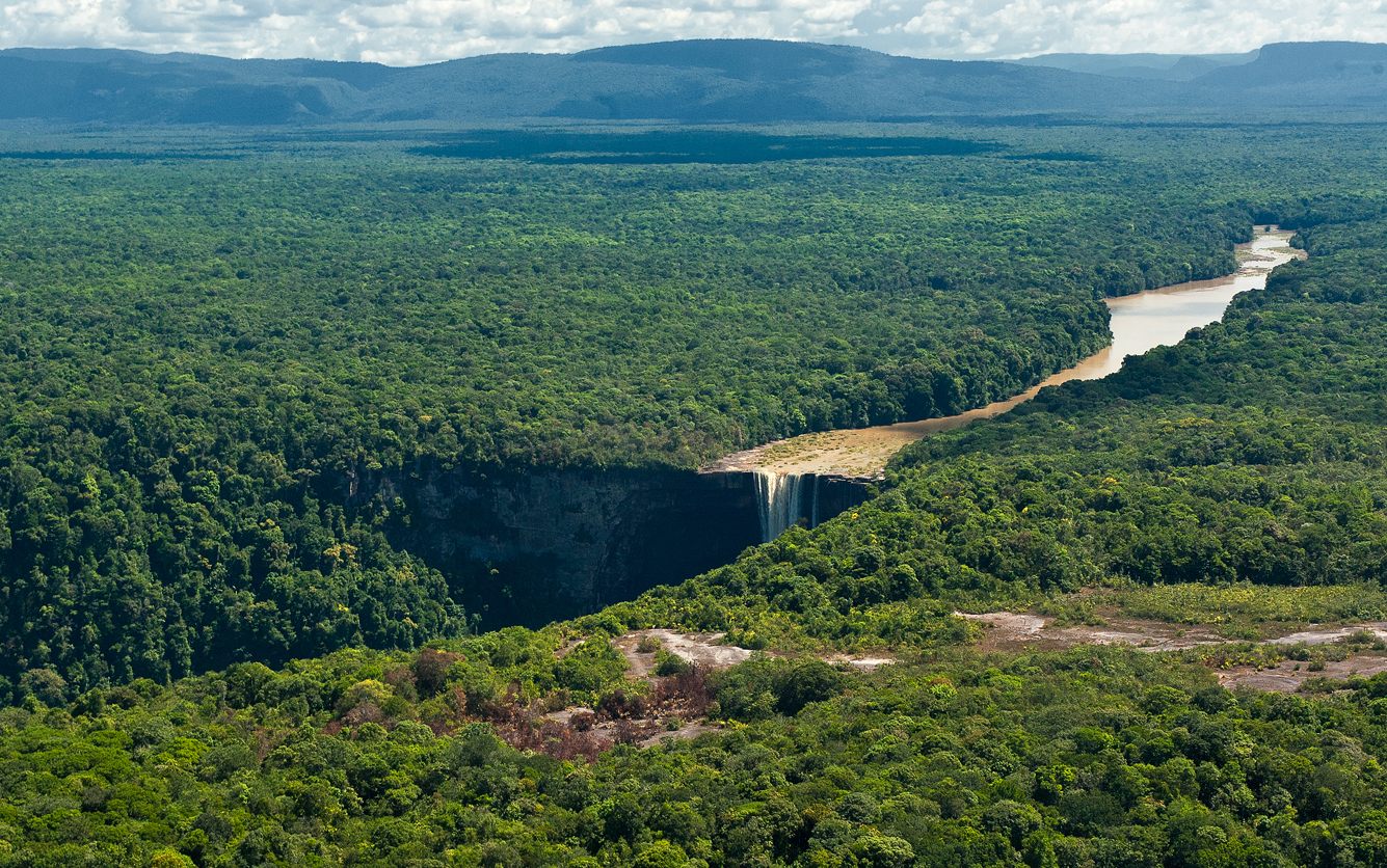 Rio Esequibo. Conflicto por petróleo entre Guyana y Venezuela.