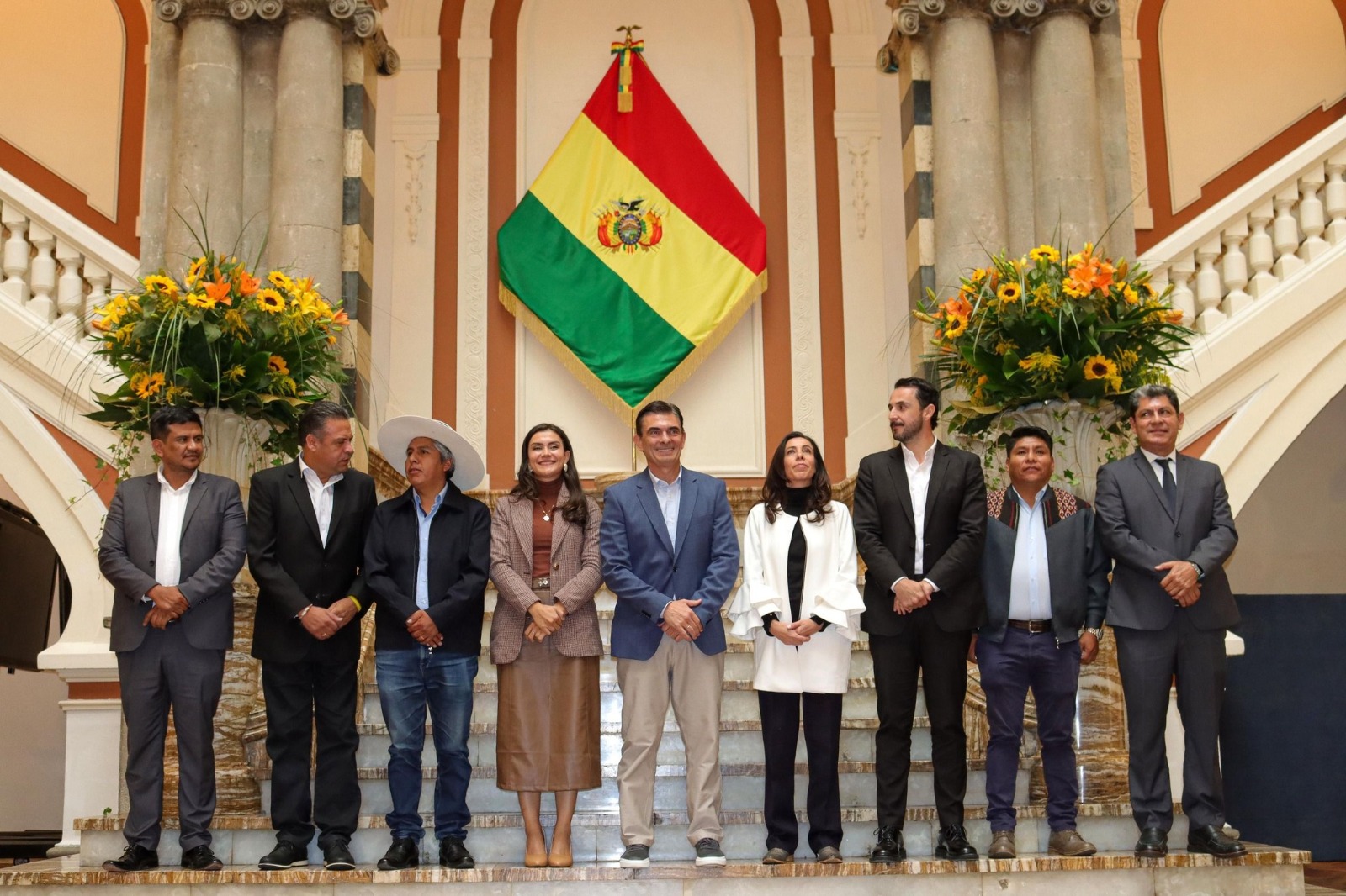 Encuentro del presidente Rodrigo Paz con los nuevos gobernadores de Bolivia. Fuente: Oficina de la Presidencia