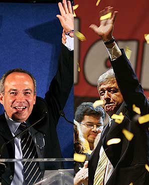 Calderón y López Obrador celebran su victoria al cierre de las jornada electoral. Foto AFP