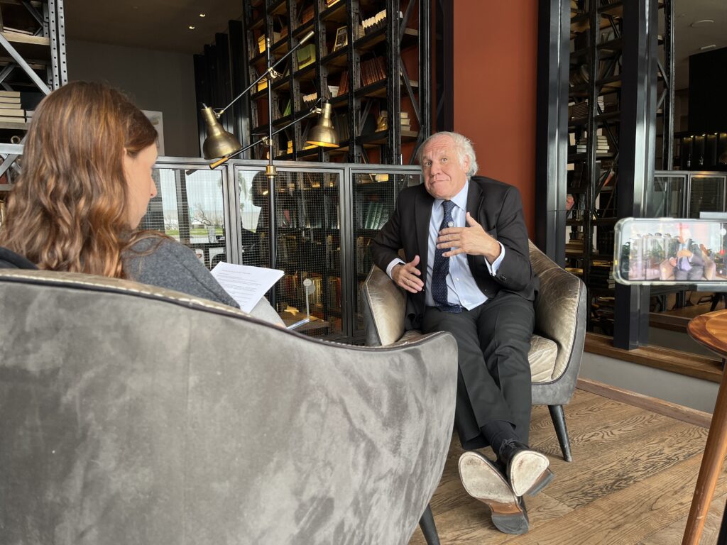 Luis Almagro en entrevista con Diálogo Político durante el Foro América Libre.